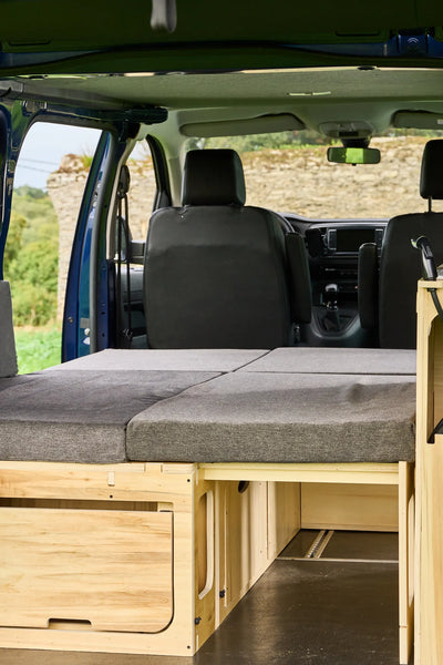 Camper Ausziehbett in L-Form