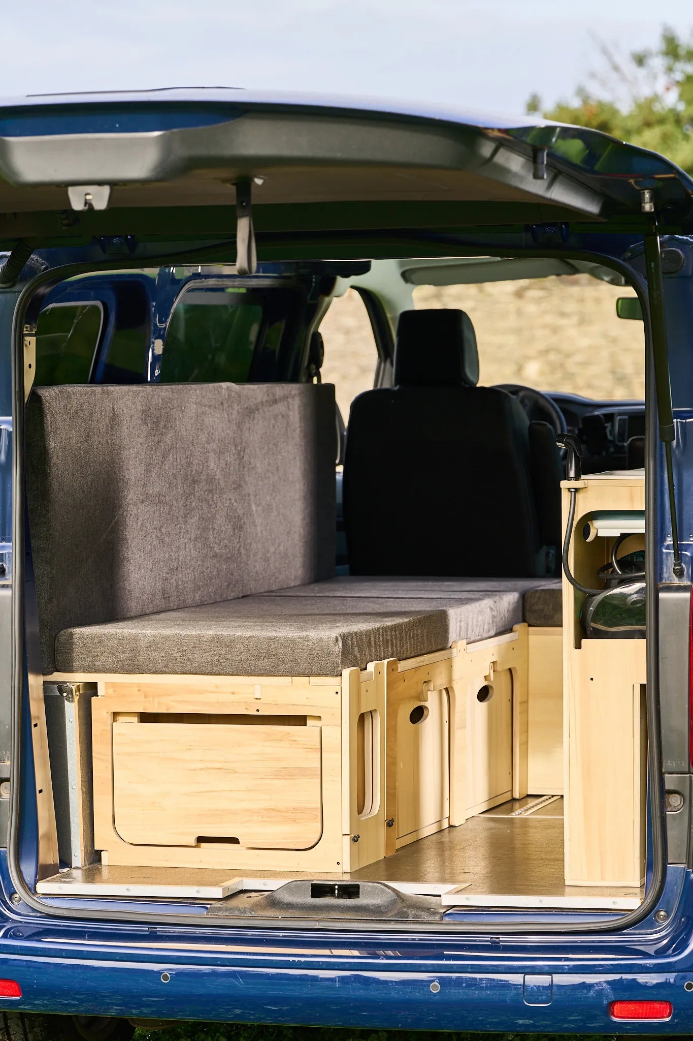 Camper Ausziehbett in L-Form