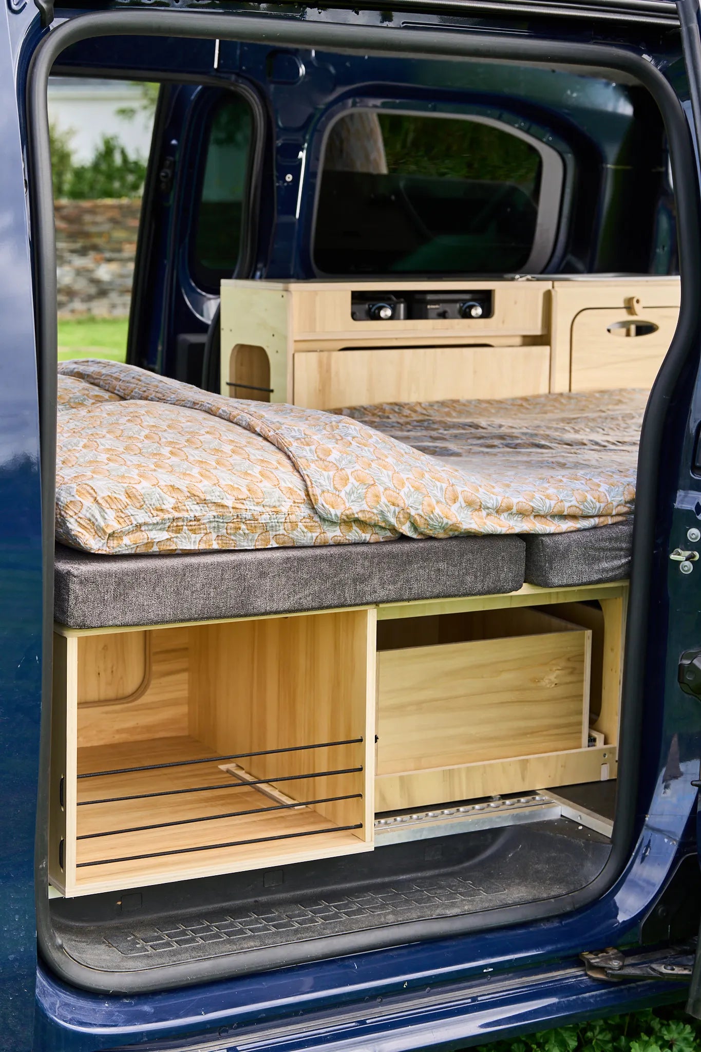Camper Ausbau "in L-Form"