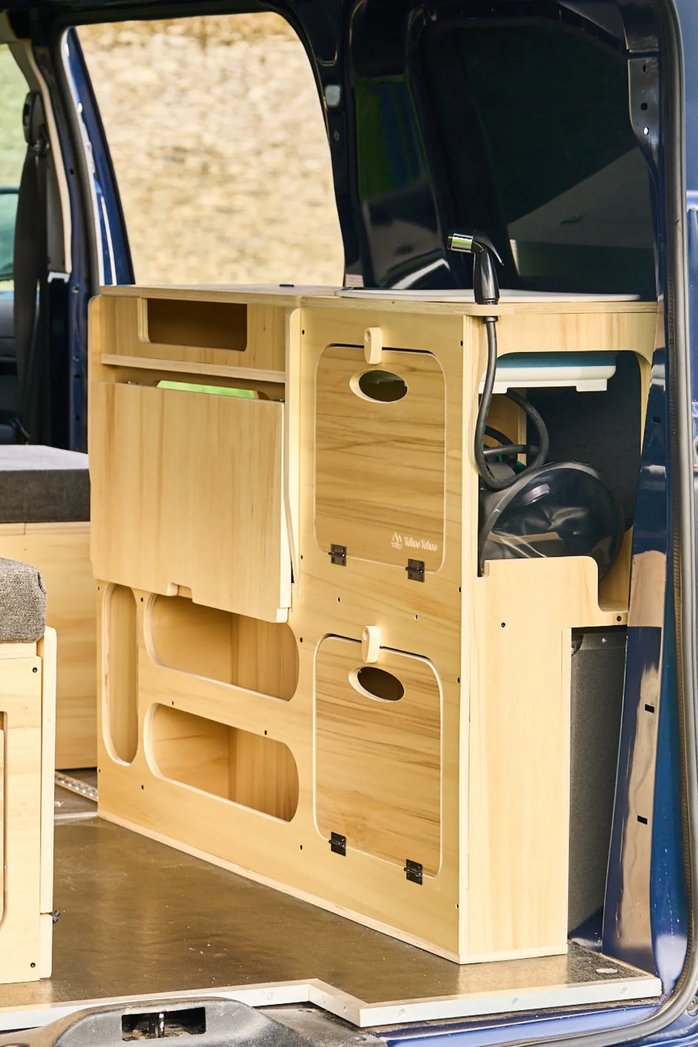 Camper Ausbau "in L-Form"
