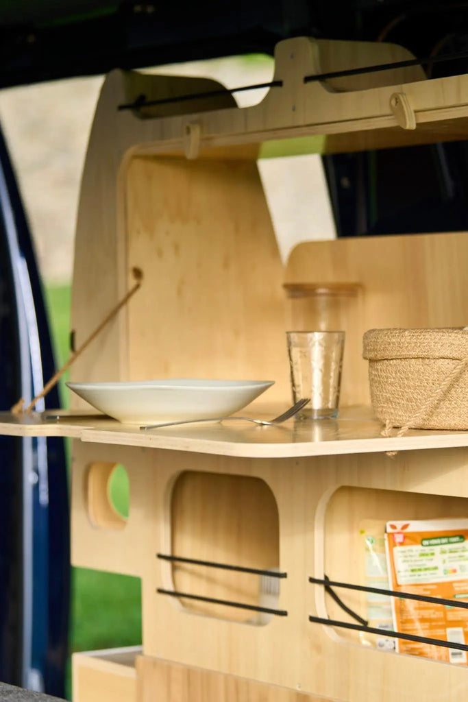 Camper Schrank mit Tisch