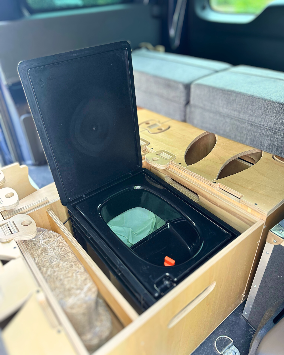 Tchao Wie man den perfekten Opel Vivaro Ausbau für Reisen gestaltet – Tchao ...