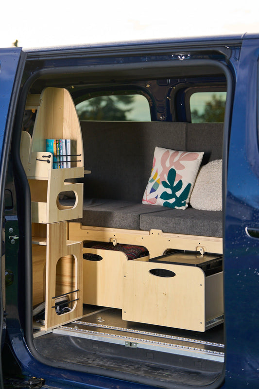 Schubladen des Camper-Ausziehbetts